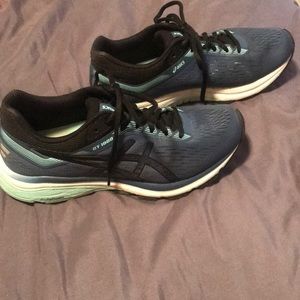 Asics GT 1000 women’s running shoe size 8